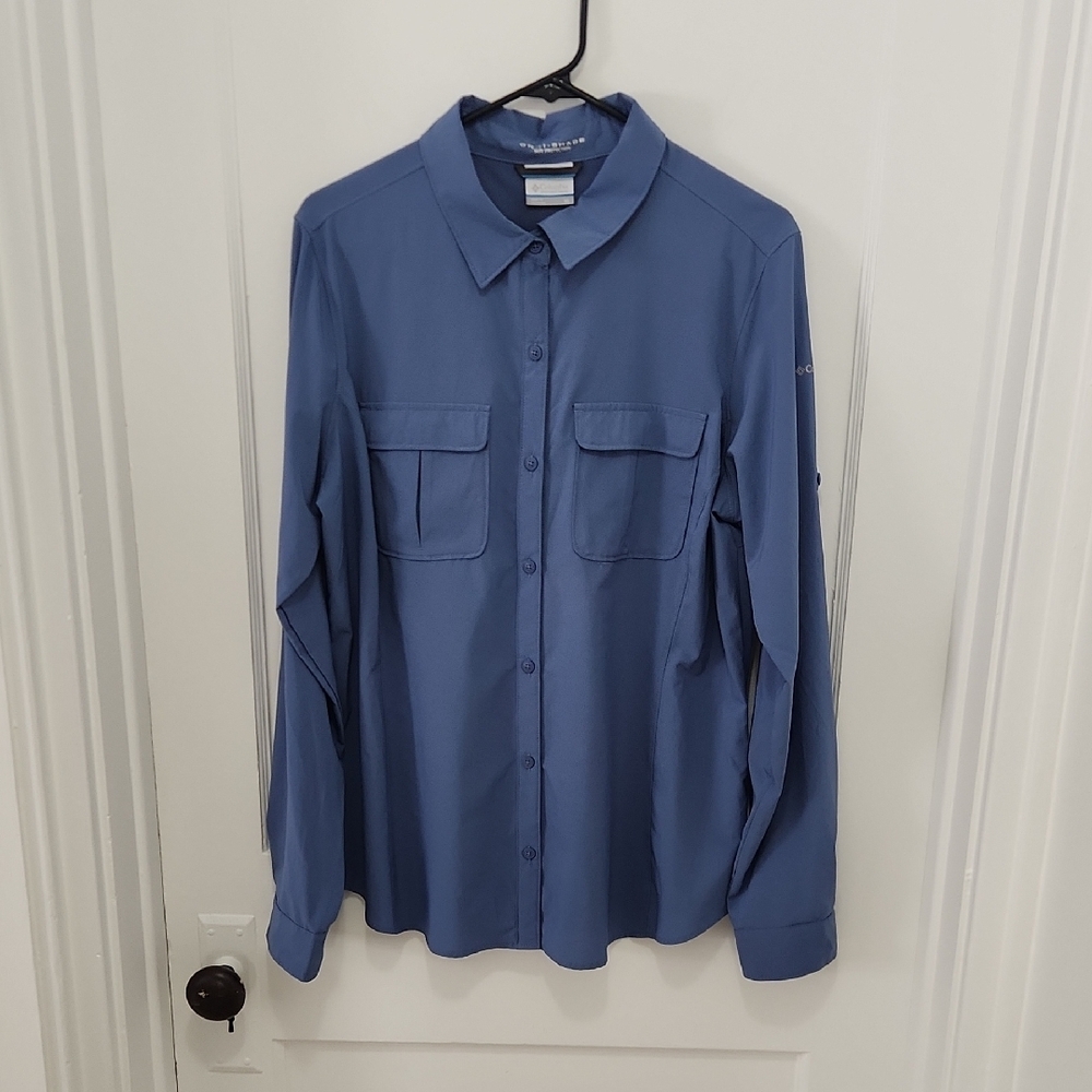 Columbia Women's Blue Button-Down Shirt